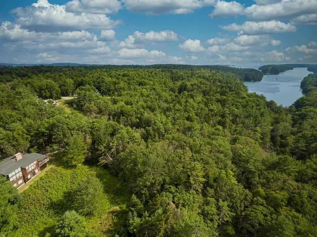 14 Reach Road Harpswell ME 04079