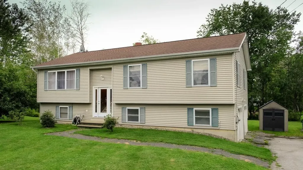 13 Horseshoe Lane Hampden ME 04444