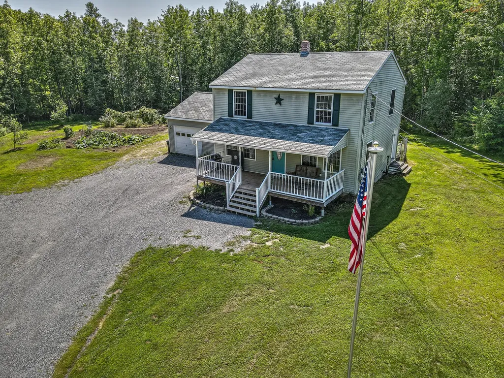 30 Jandreau Way Sidney ME 04330