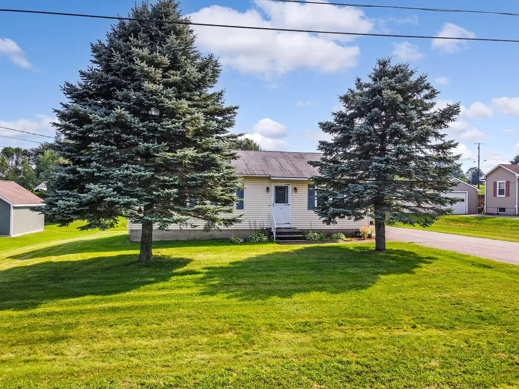 3 Scott Avenue Fairfield ME 04937