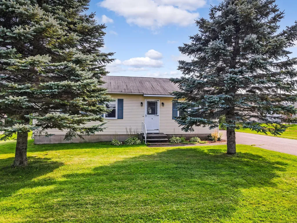 3 Scott Avenue Fairfield ME 04937