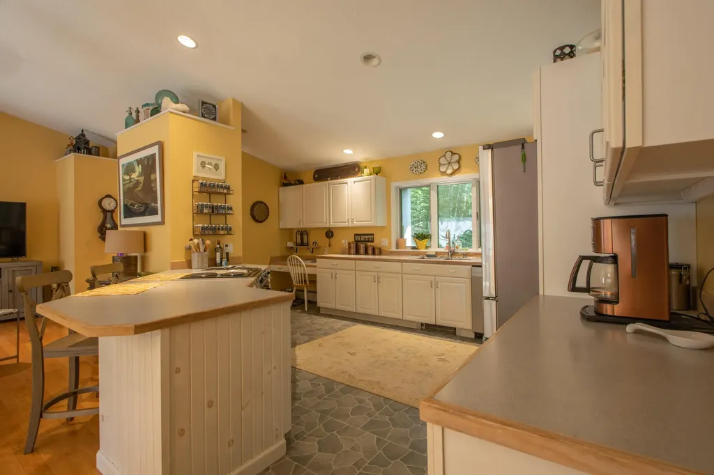6 White Tail Drive Rockport ME 04856