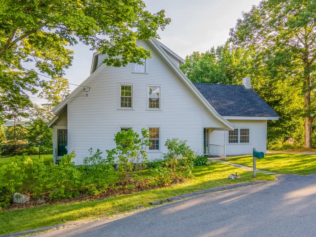 11 Parsonage Street Winterport ME 04496