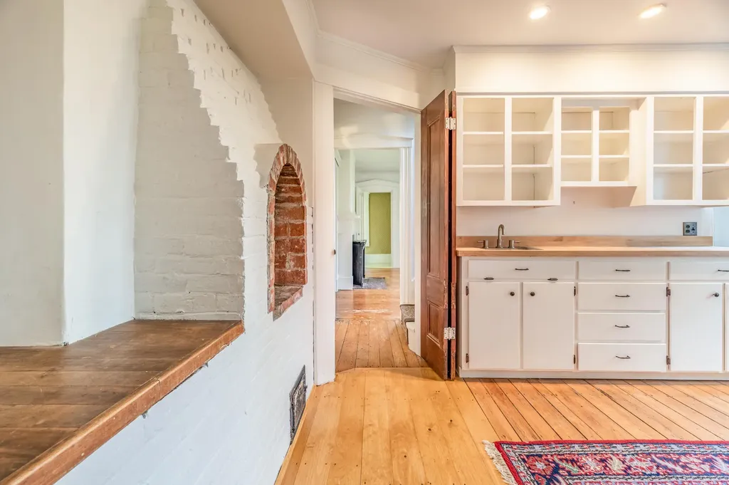 11 Parsonage Street Winterport ME 04496