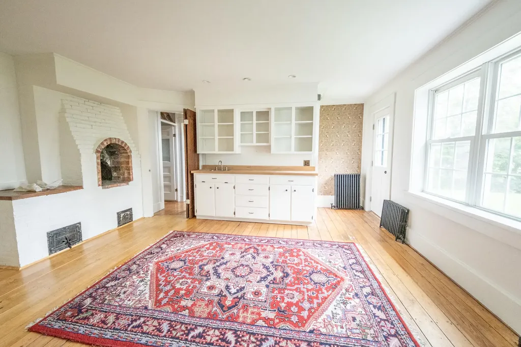 11 Parsonage Street Winterport ME 04496