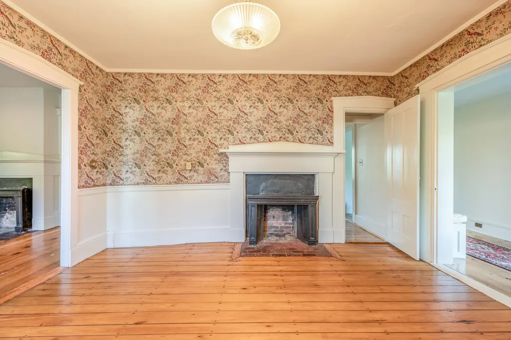 11 Parsonage Street Winterport ME 04496