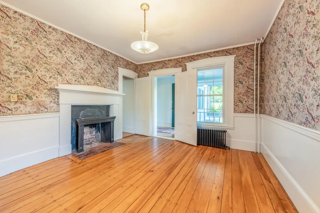 11 Parsonage Street Winterport ME 04496