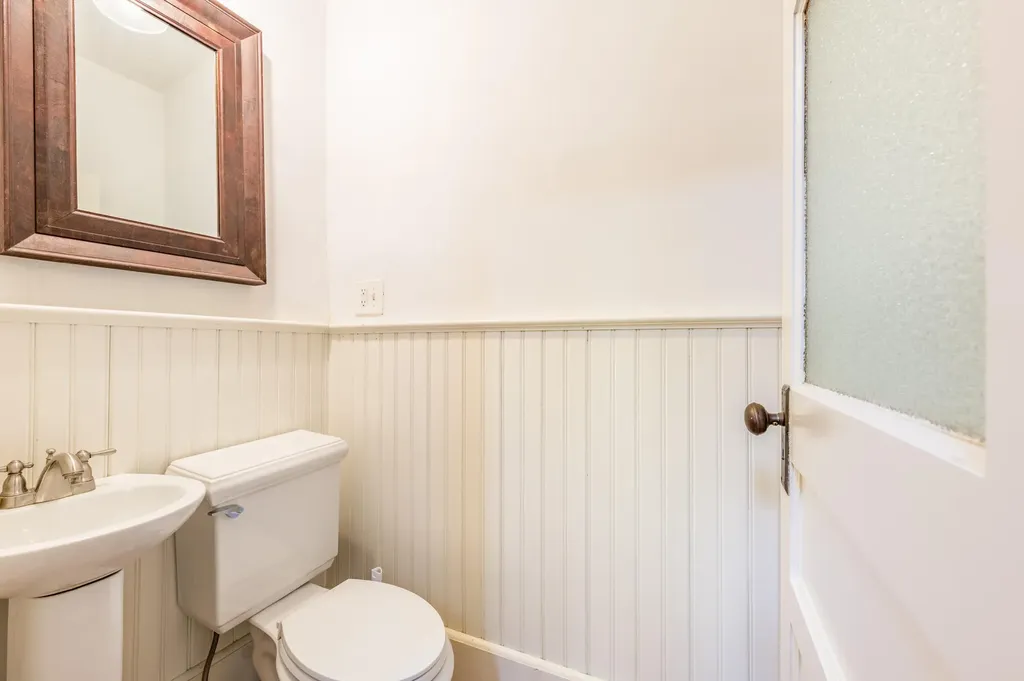11 Parsonage Street Winterport ME 04496