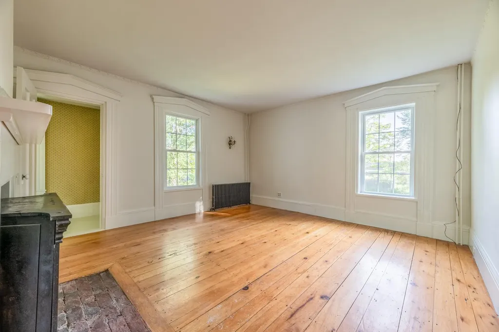 11 Parsonage Street Winterport ME 04496