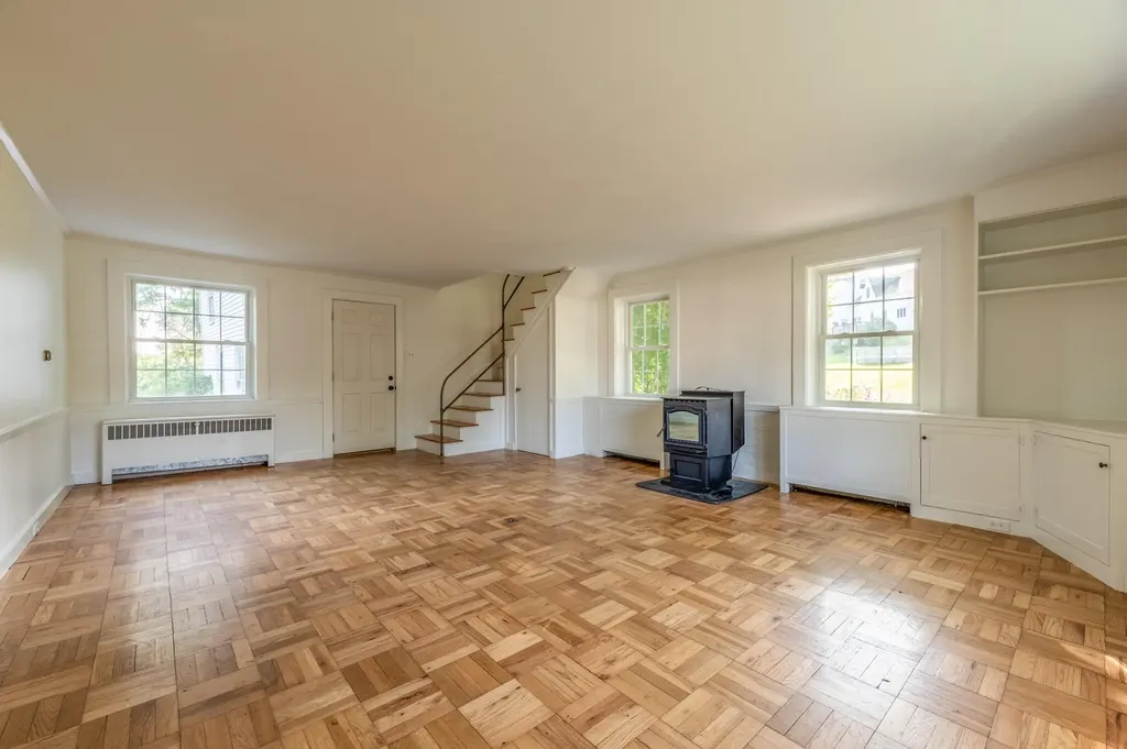 11 Parsonage Street Winterport ME 04496