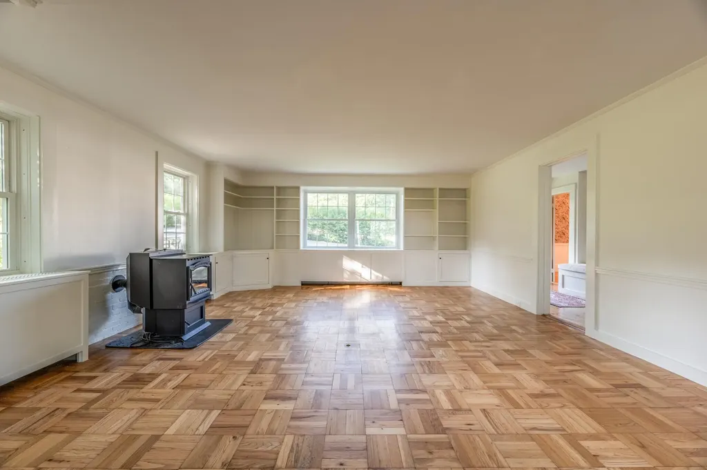 11 Parsonage Street Winterport ME 04496