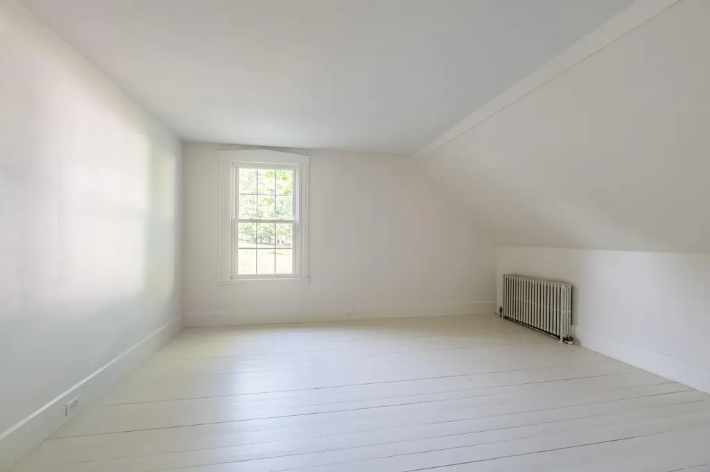 11 Parsonage Street Winterport ME 04496