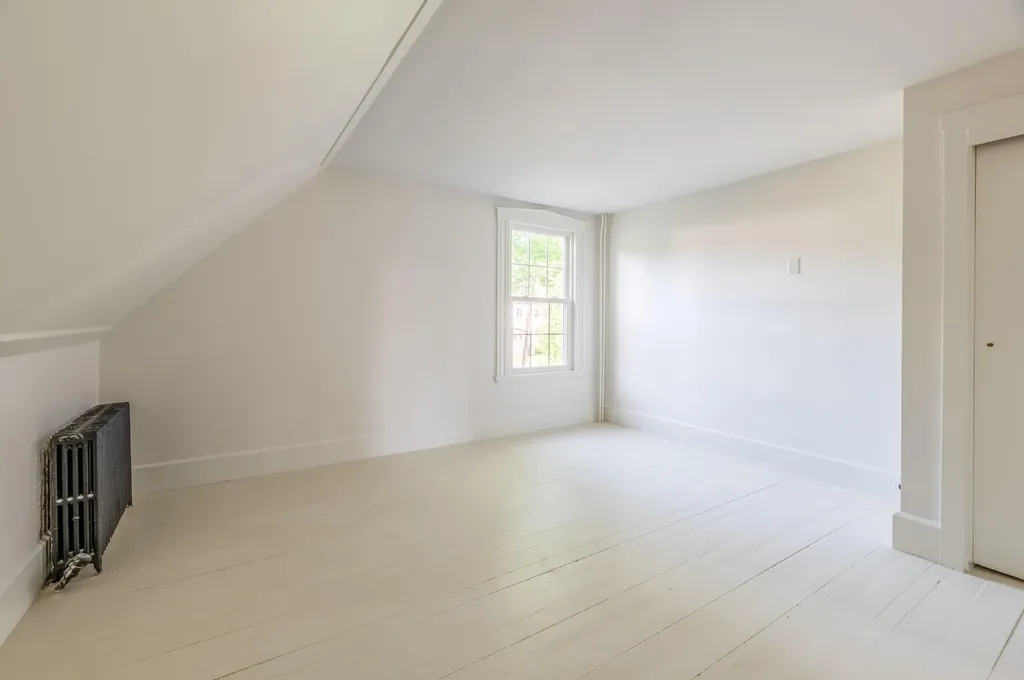 11 Parsonage Street Winterport ME 04496