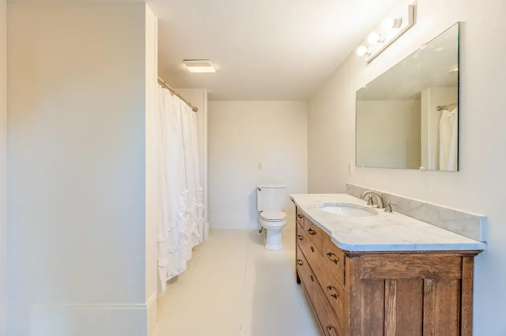 11 Parsonage Street Winterport ME 04496