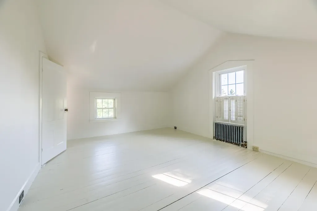11 Parsonage Street Winterport ME 04496