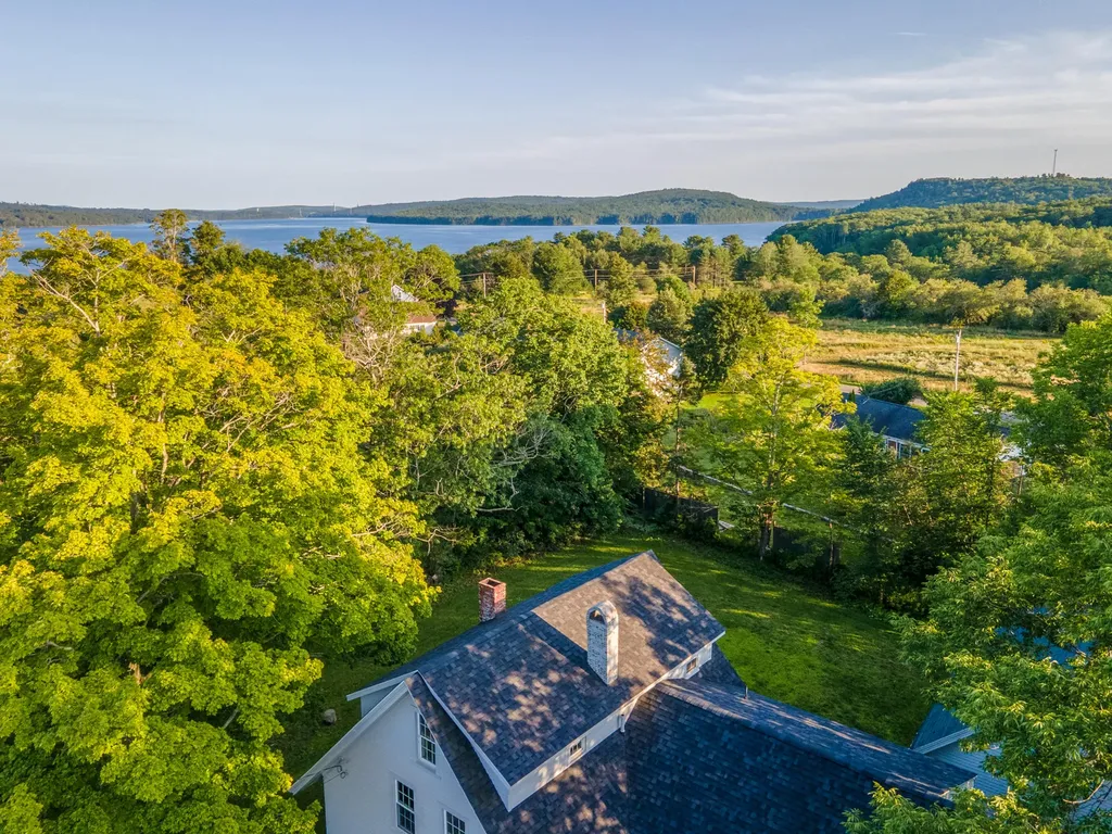 11 Parsonage Street Winterport ME 04496