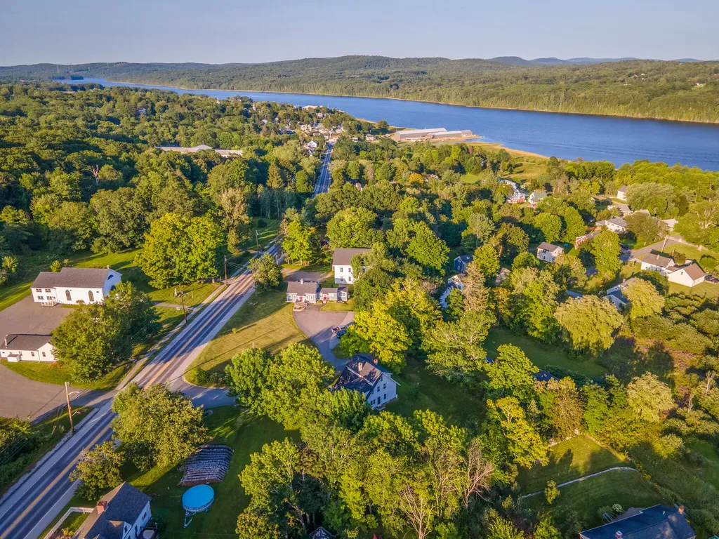 11 Parsonage Street Winterport ME 04496