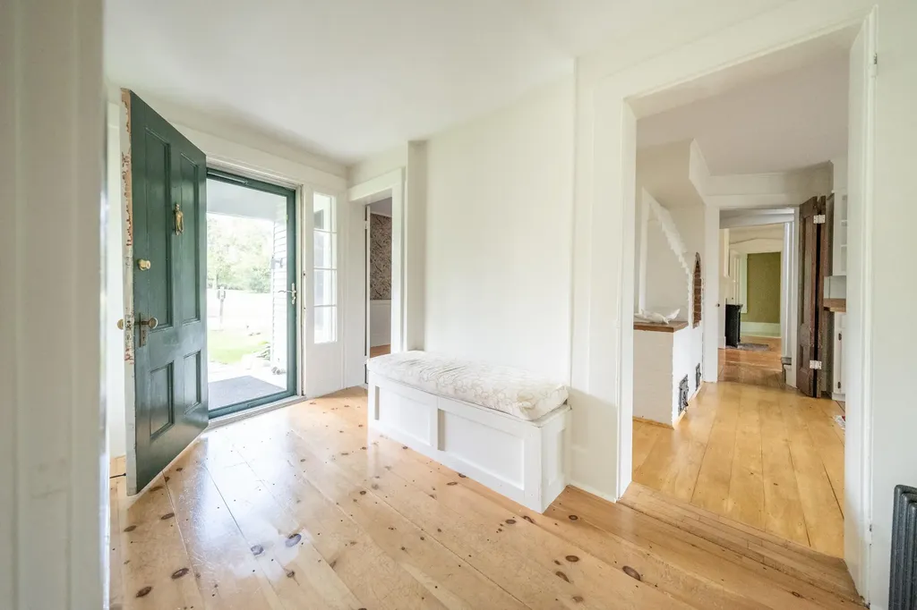 11 Parsonage Street Winterport ME 04496