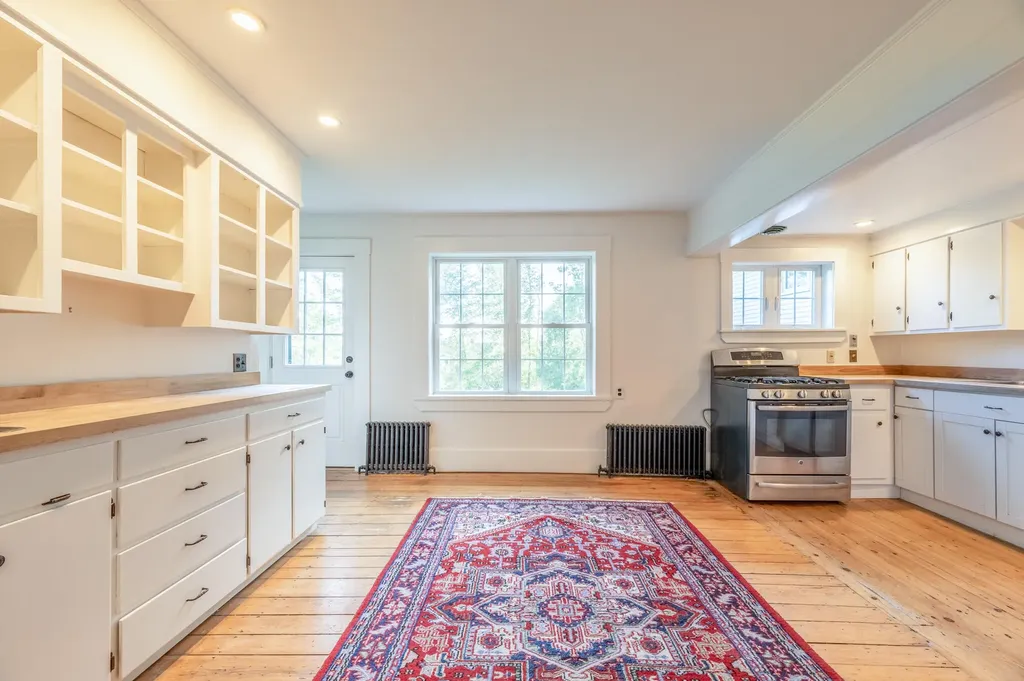 11 Parsonage Street Winterport ME 04496