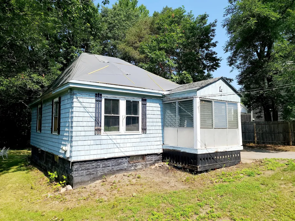 2053 Hotel Road Auburn ME 04210