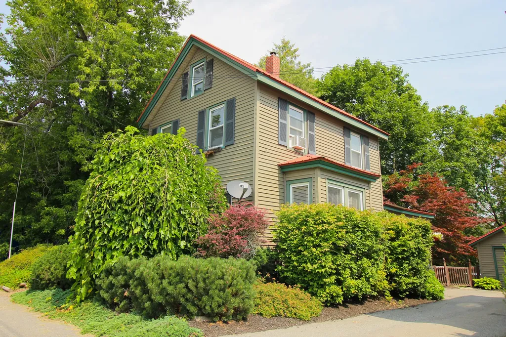 391 Broadway Bangor ME 04401