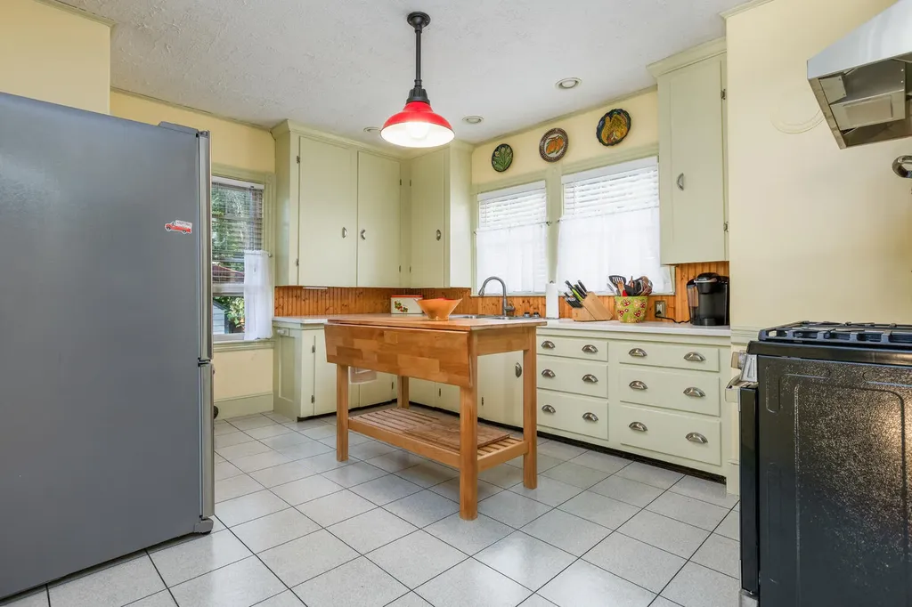80 Everett Avenue South Portland ME 04106