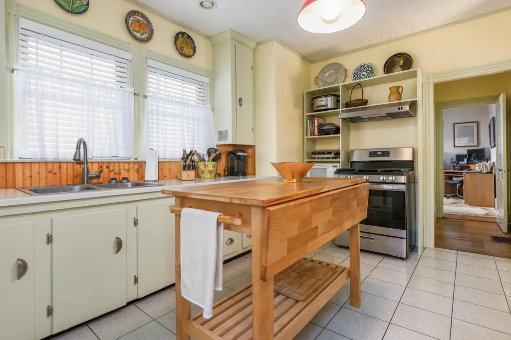 80 Everett Avenue South Portland ME 04106