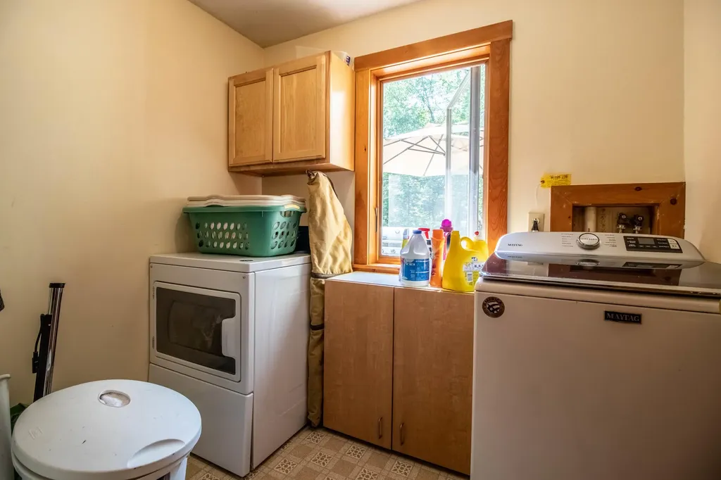 25 Johnson Road Standish ME 04084