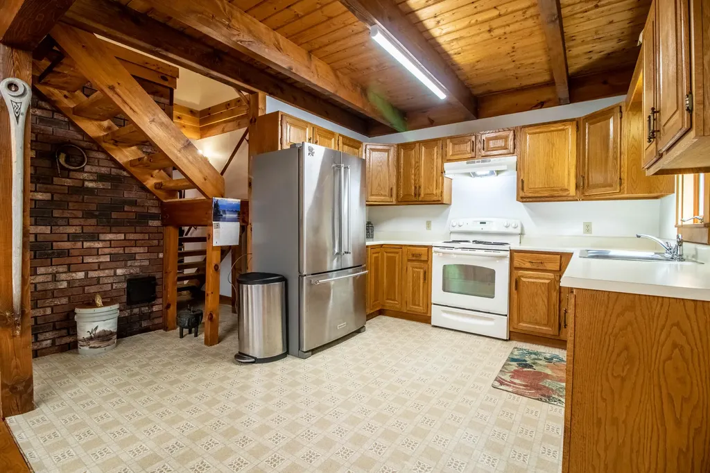 25 Johnson Road Standish ME 04084