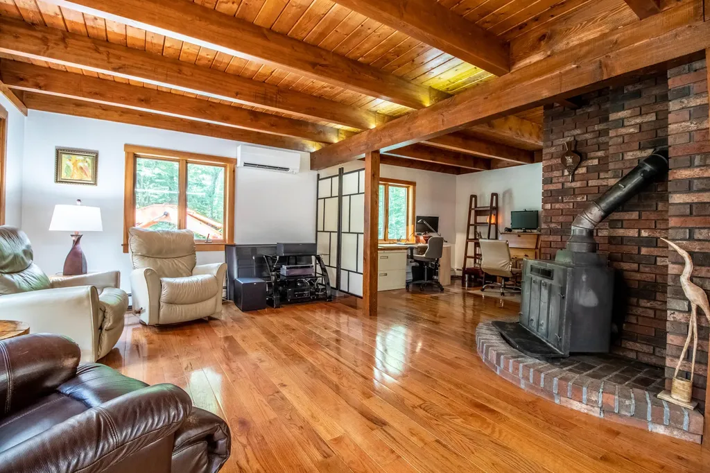 25 Johnson Road Standish ME 04084