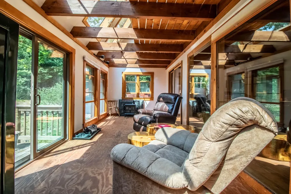 25 Johnson Road Standish ME 04084