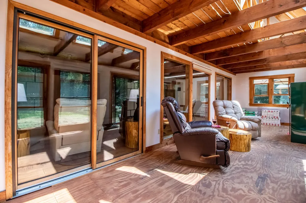 25 Johnson Road Standish ME 04084