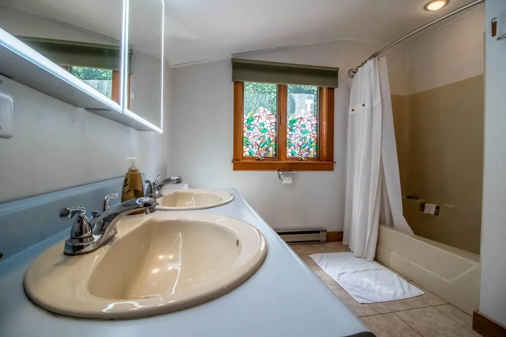 25 Johnson Road Standish ME 04084