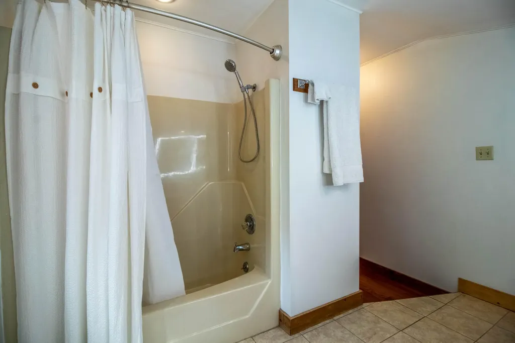 25 Johnson Road Standish ME 04084
