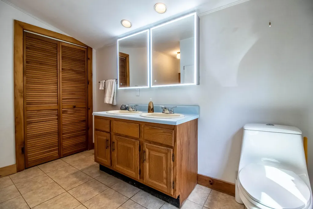 25 Johnson Road Standish ME 04084