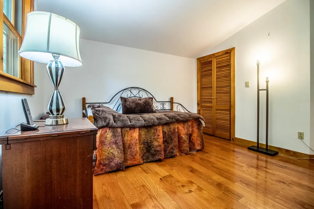 25 Johnson Road Standish ME 04084