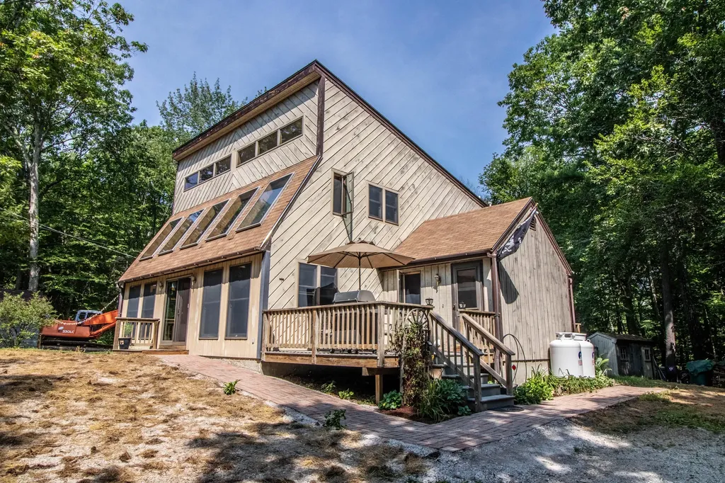 25 Johnson Road Standish ME 04084