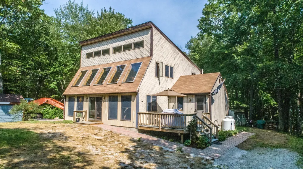 25 Johnson Road Standish ME 04084