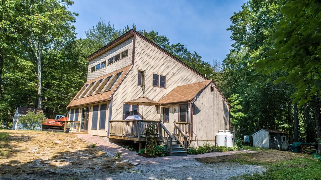 25 Johnson Road Standish ME 04084