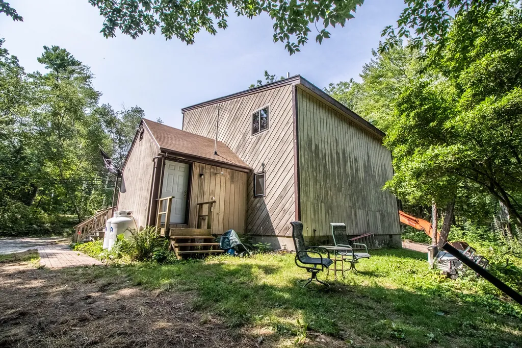 25 Johnson Road Standish ME 04084