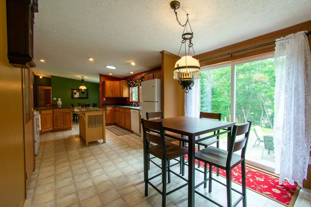 18 Old Settlers Lane Cushing ME 04563