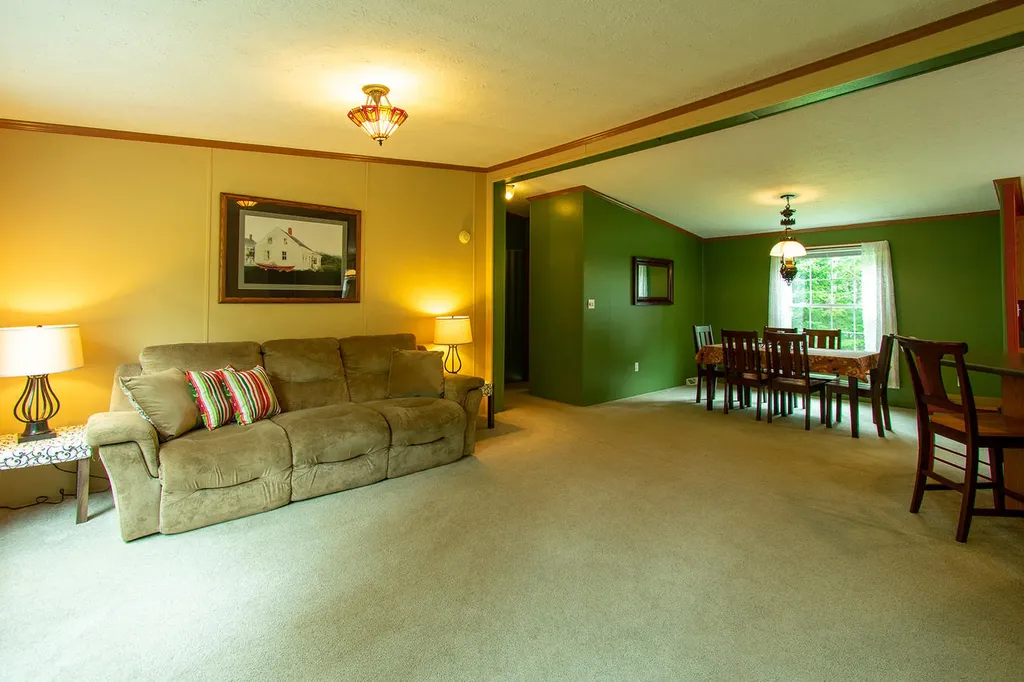 18 Old Settlers Lane Cushing ME 04563