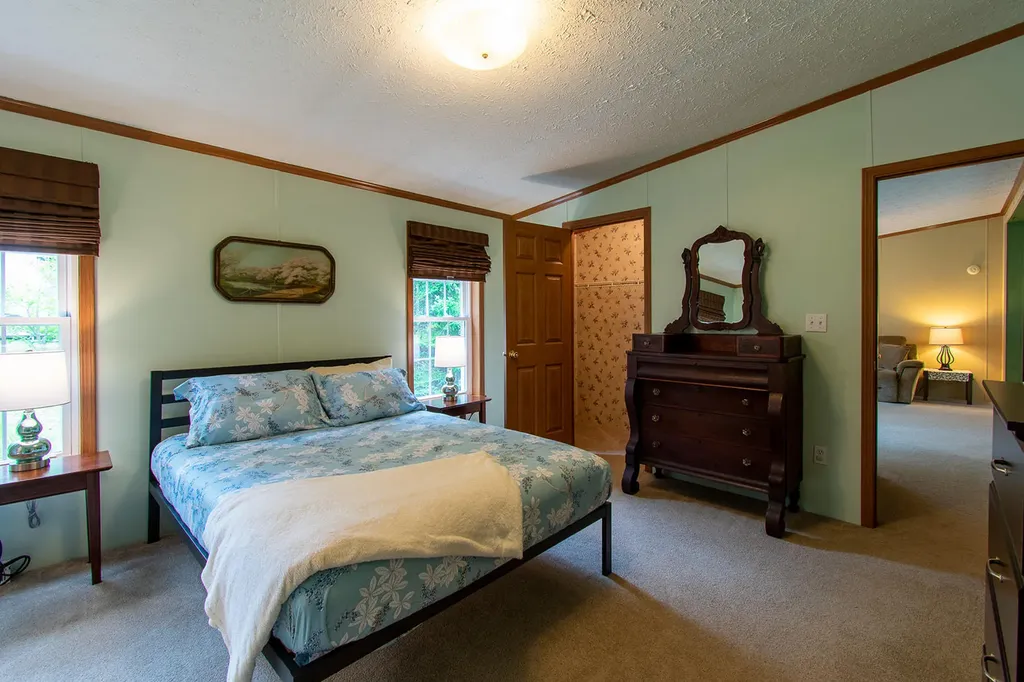 18 Old Settlers Lane Cushing ME 04563