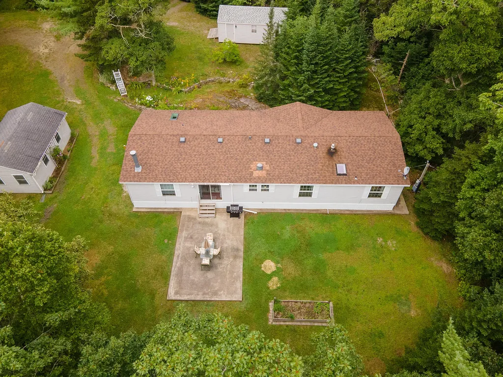18 Old Settlers Lane Cushing ME 04563