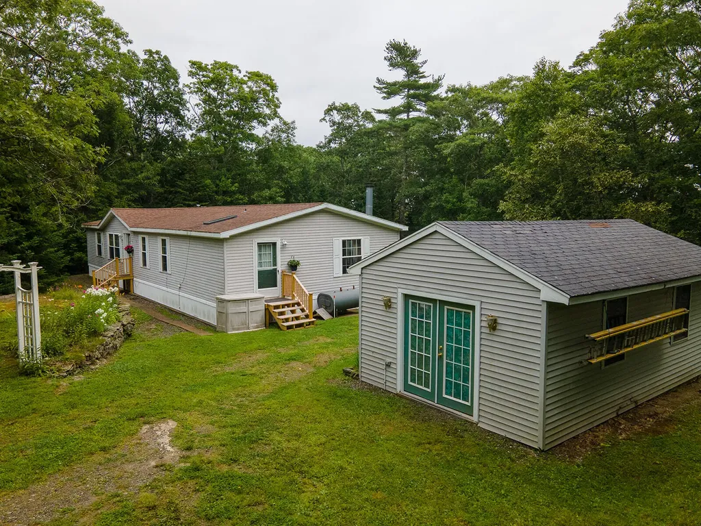 18 Old Settlers Lane Cushing ME 04563