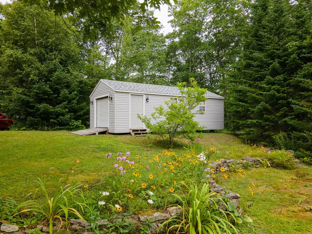 18 Old Settlers Lane Cushing ME 04563