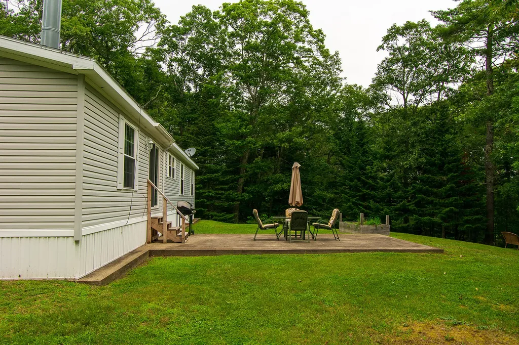 18 Old Settlers Lane Cushing ME 04563