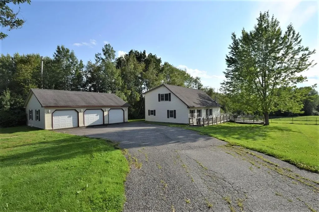 334 Hudson Road Glenburn ME 04401