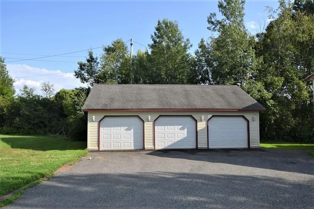 334 Hudson Road Glenburn ME 04401