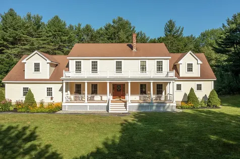 2 Country Way Camden ME 04843